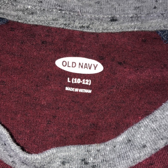 Boy’s Old Navy long sleeve tee - Picture 2 of 3